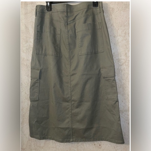 a.n.a High Rise Cargo Skirt - Picture 4 of 6